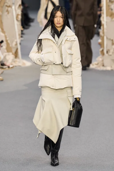 Look 50